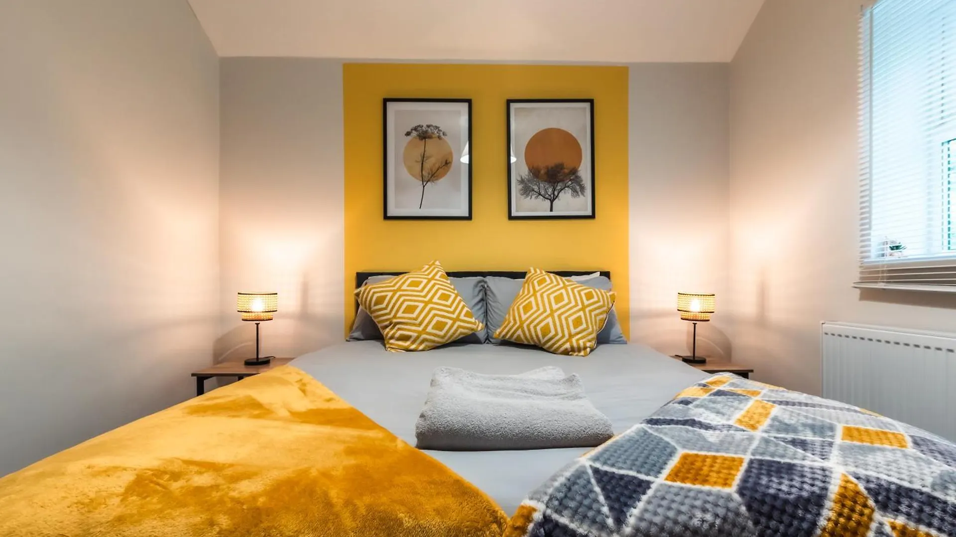 4 Bedrooms, Sleeps 8, Long Term Disc, Driveway Southampton United Kingdom