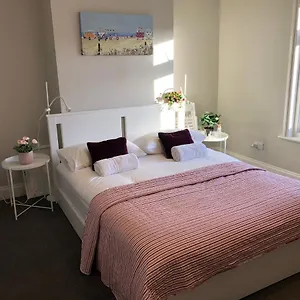 Three Bedroom With Garden Southampton