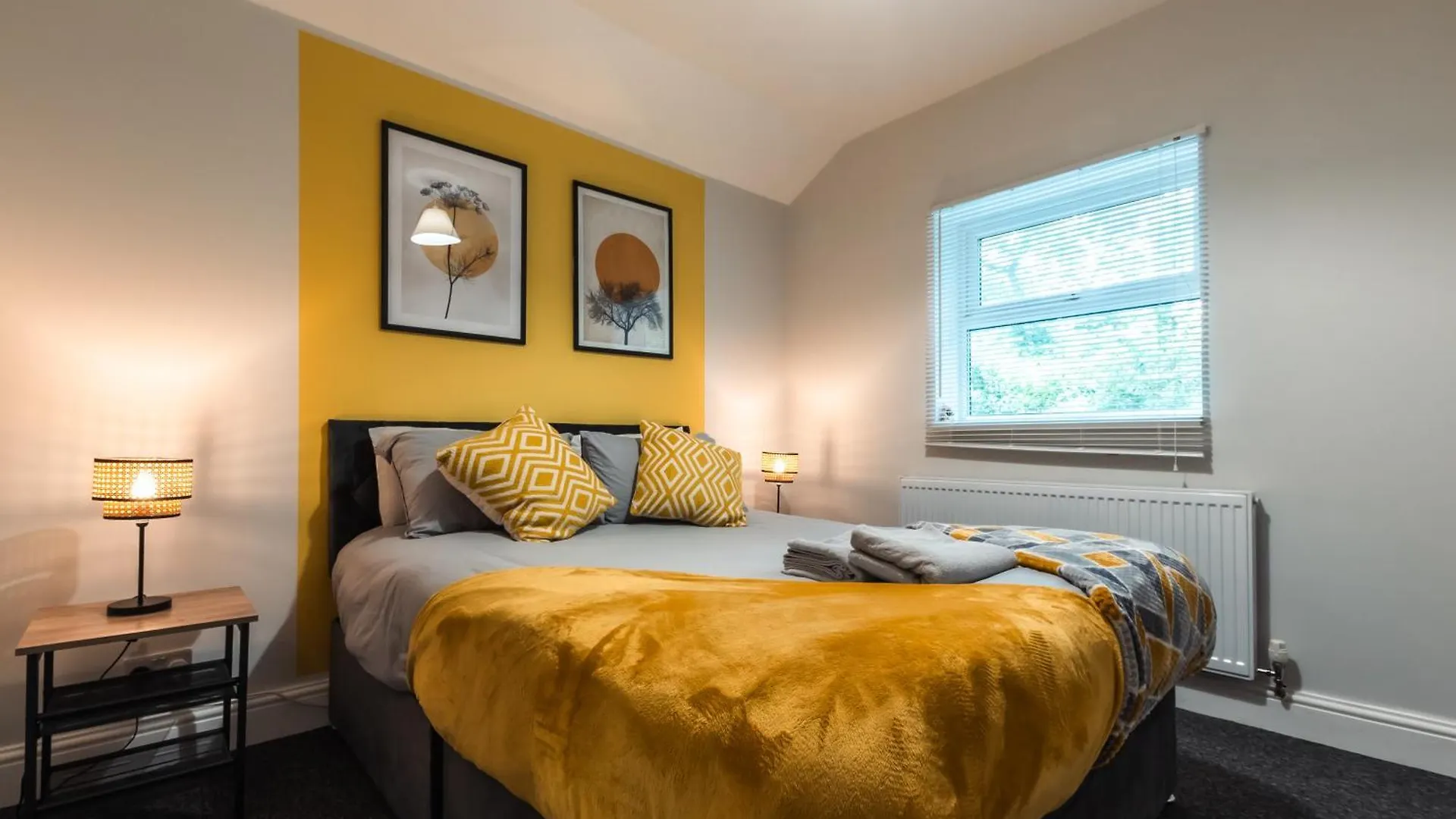 4 Bedrooms, Sleeps 8, Long Term Disc, Driveway Southampton 0*,  United Kingdom